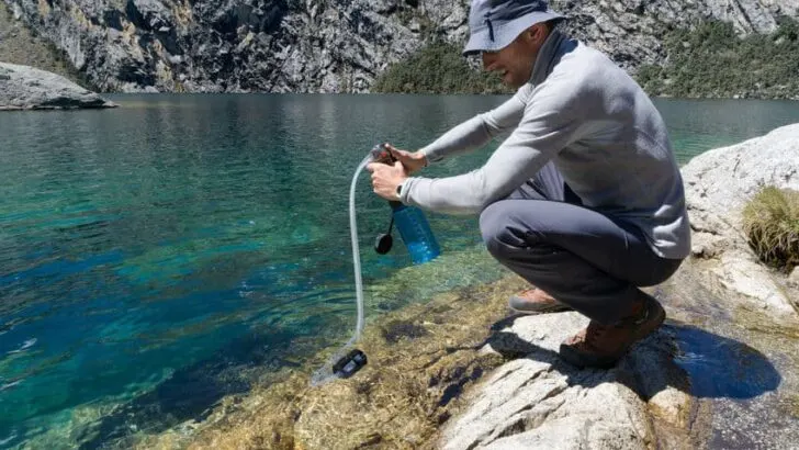 How Much Water Should I Carry Backpacking?