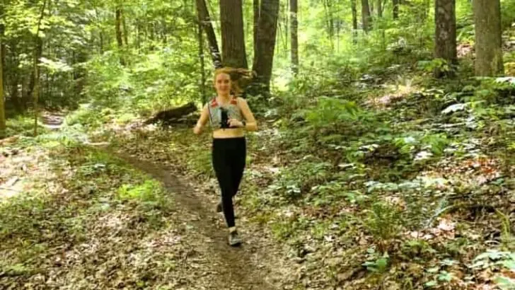Cross Country vs Trail Running: What&rsquo;s the Difference?
