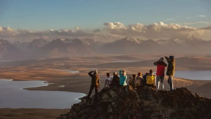 What Are The 10 Essentials for Day Hiking?