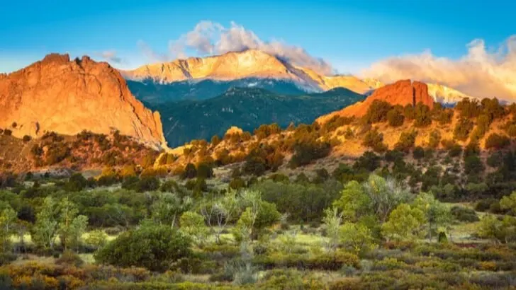 The 10 Best Hiking Trails Near Colorado Springs For Families and Beginners