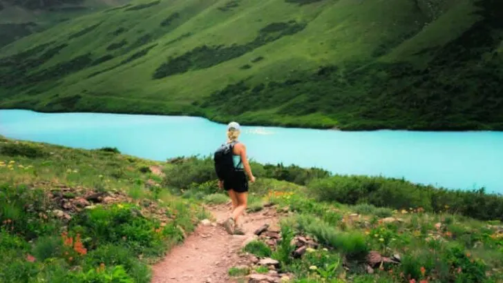 How Long Does a 10 Mile Hike Take?