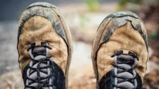 how to get the smell out of hiking boots