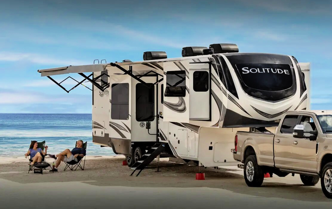 What is the Smallest FrontLiving 5th Wheel?