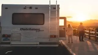 how wide is the average rv