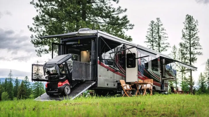 Best Toy Hauler 5th Wheel? (10 Crowd Favorites)