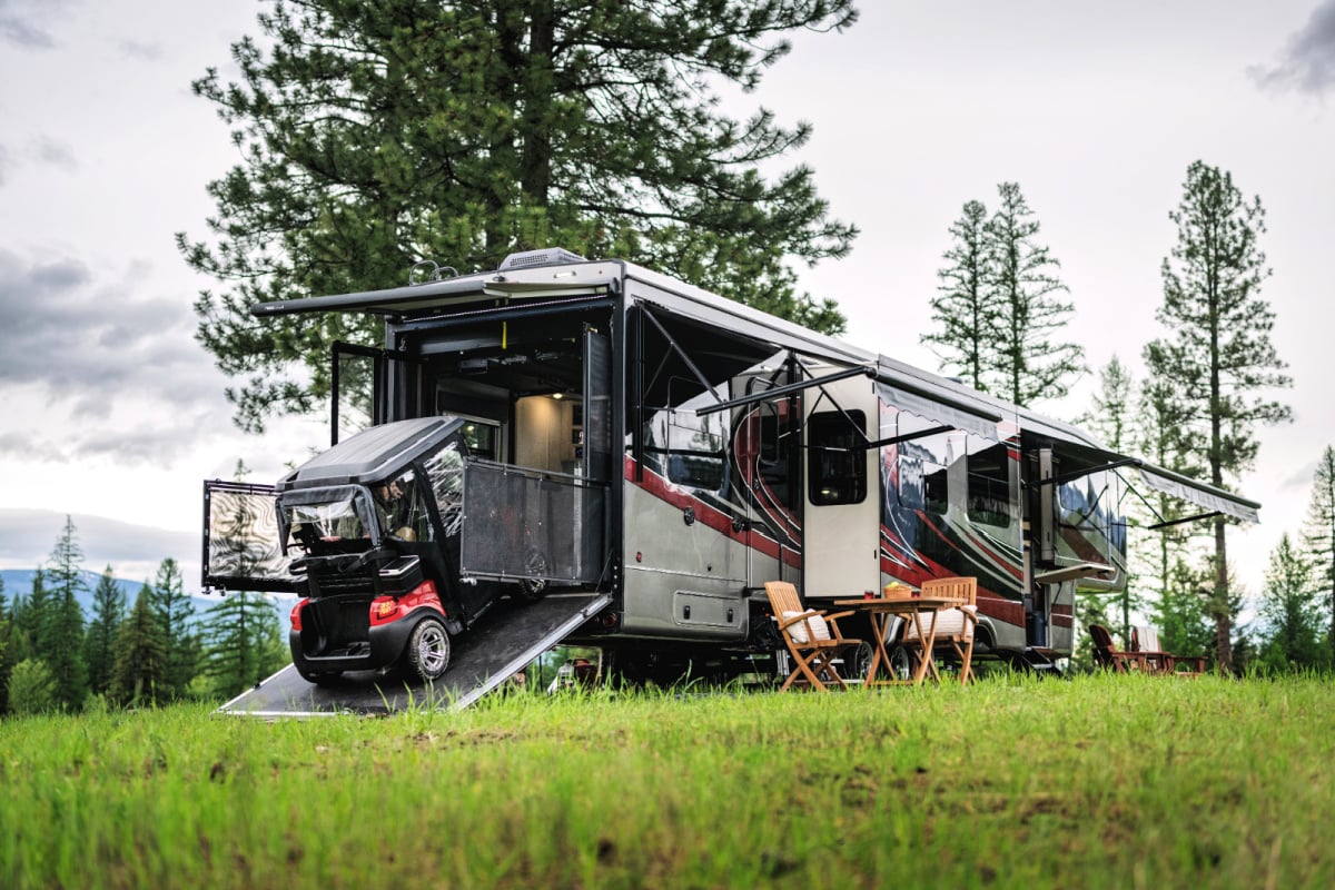 Best Toy Hauler 5th Wheel? (10 Crowd Favorites)